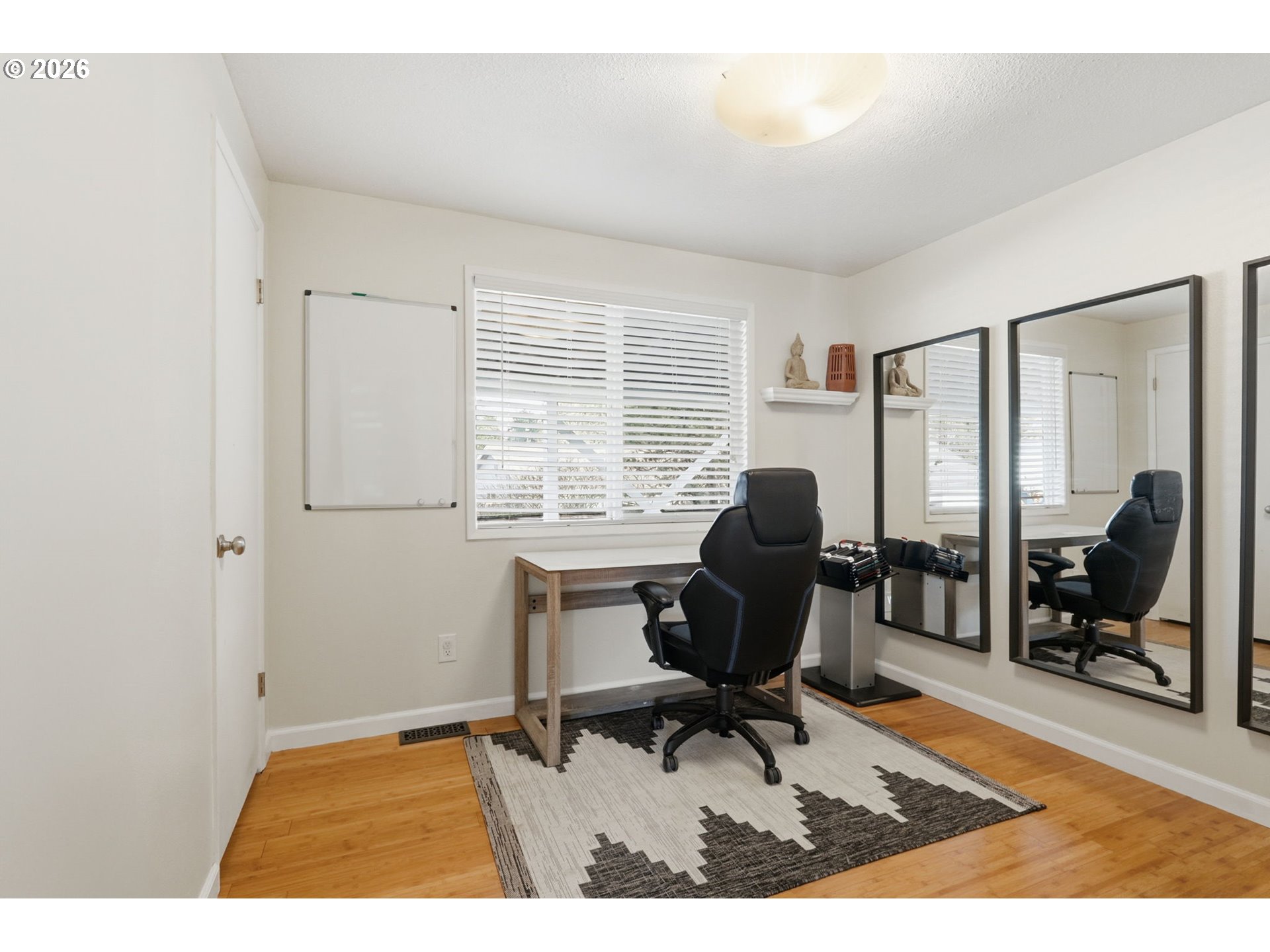 19350 Southwest Murphy Street Beaverton, OR 97078 - Photo 16 of 45 a work room with furniture and a large window
