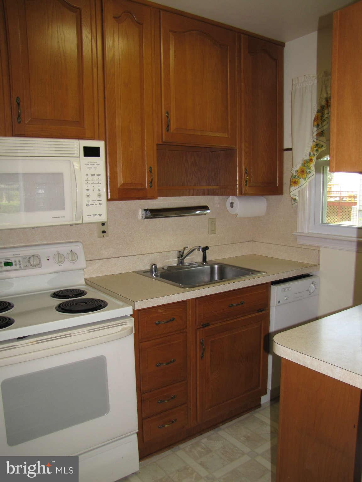 9820 Braddock Road Silver Spring, MD 20903 - Photo 7 of 21 Kitchen