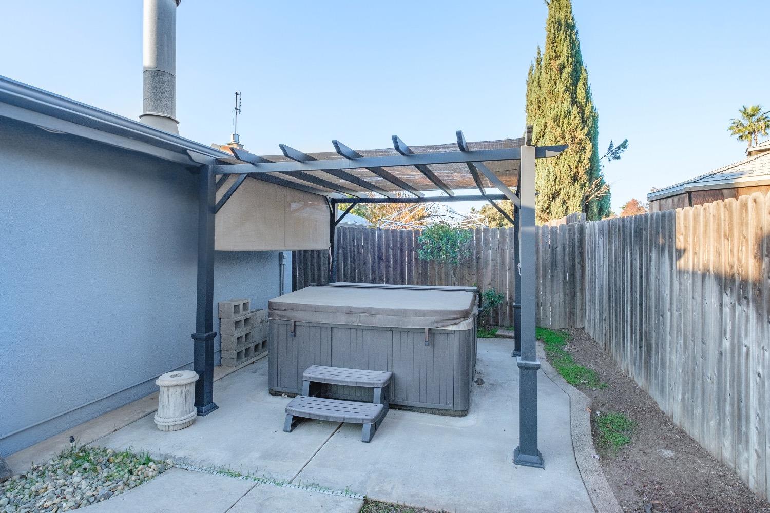 915 Fordham Avenue Clovis, CA 93611 - Photo 22 of 23 a view of outdoor space and porch