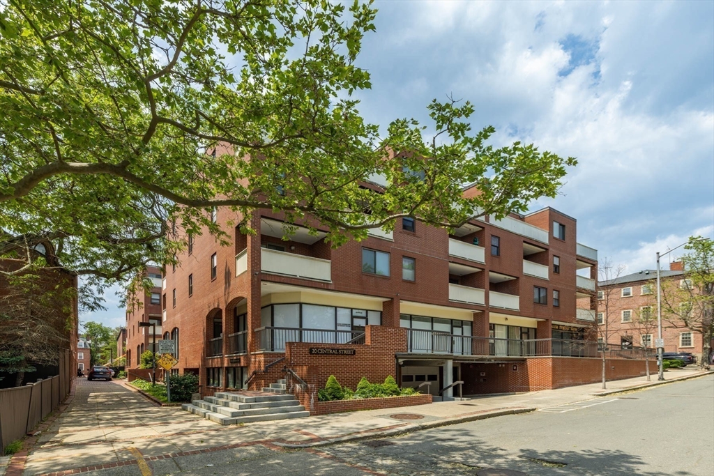 20 Central Street, Unit 405 Salem, MA 01970 - Photo 17 of 18 a street view along with residential houses