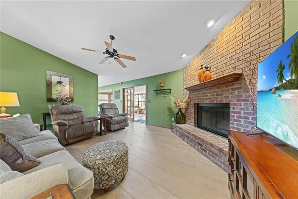 $525,000 | 529 Burnt Tree Lane, Apopka, FL 32712