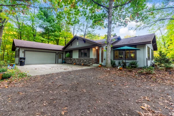 $795,000 | 6565 Riverside Road, Fennville, MI 49408