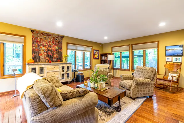 $875,000 | 6565 Riverside Road, Fennville, MI 49408