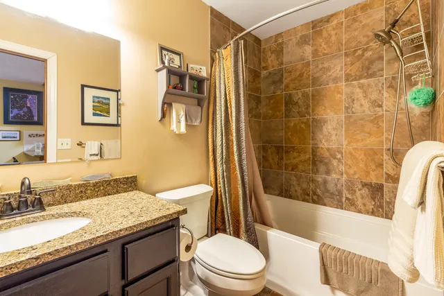 $875,000 | 6565 Riverside Road, Fennville, MI 49408