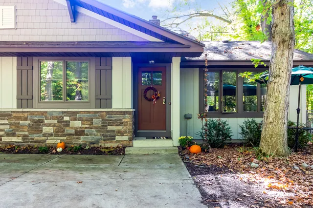 $875,000 | 6565 Riverside Road, Fennville, MI 49408