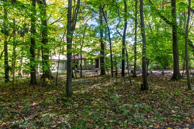 $875,000 | 6565 Riverside Road, Fennville, MI 49408