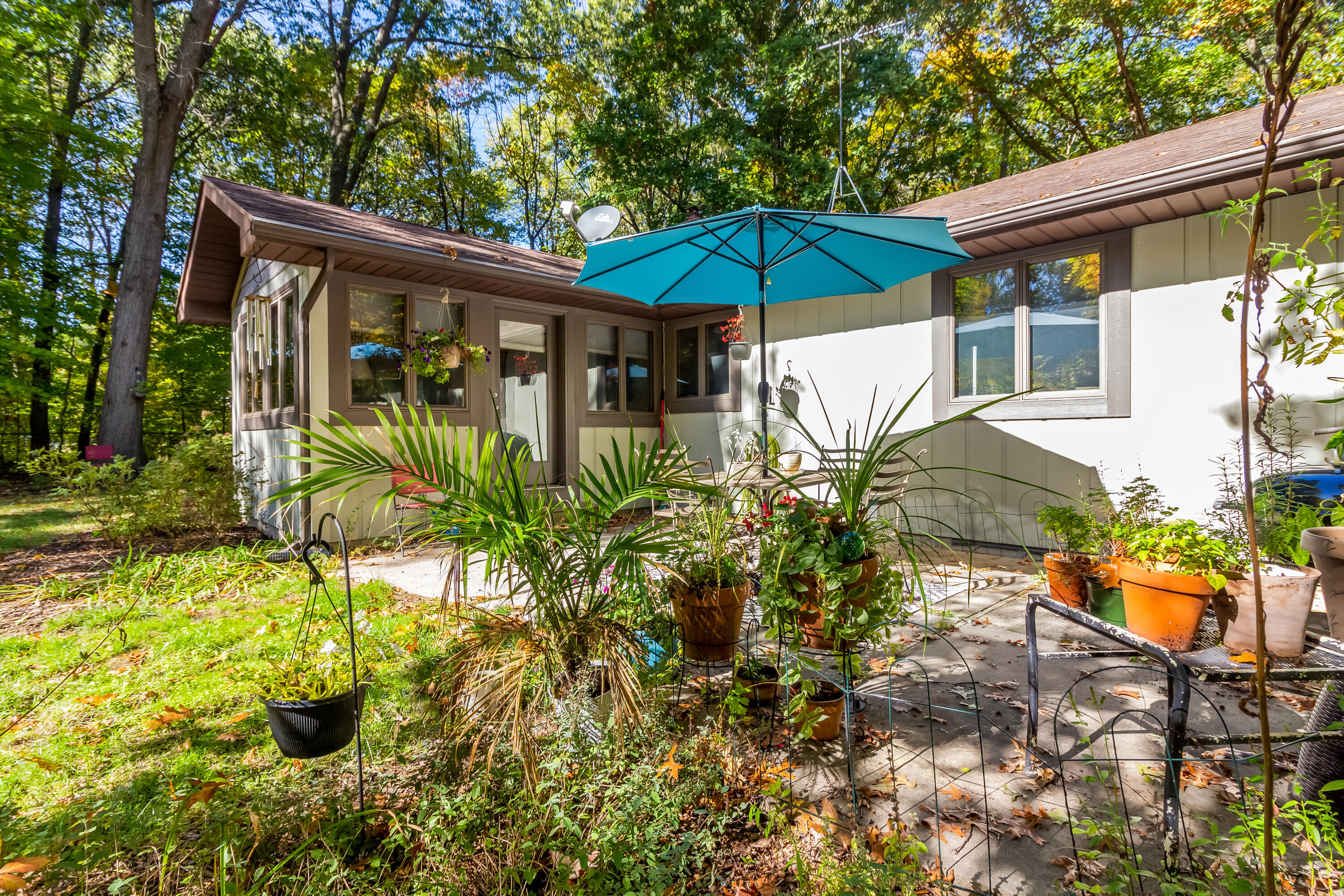 6565 Riverside Road Fennville, MI 49408 - Photo 6 of 47 IMG_8156