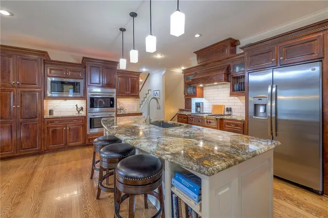 $1,025,000 | 9617 West 150th Street, Overland Park, KS 66221