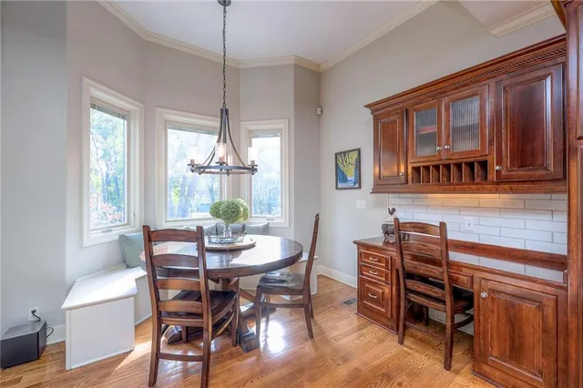 $1,025,000 | 9617 West 150th Street, Overland Park, KS 66221