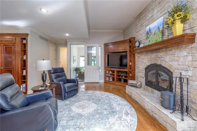 $1,025,000 | 9617 West 150th Street, Overland Park, KS 66221