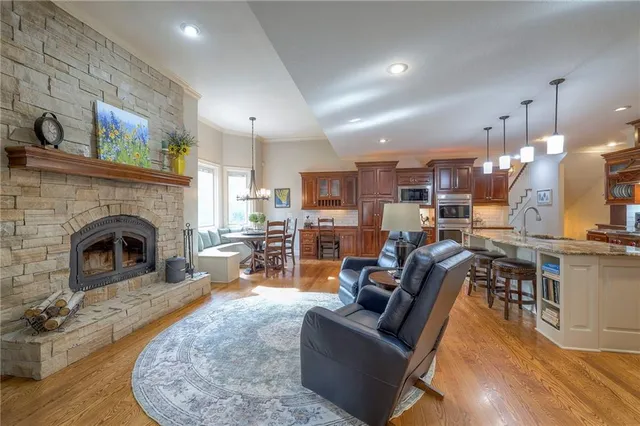 $1,025,000 | 9617 West 150th Street, Overland Park, KS 66221