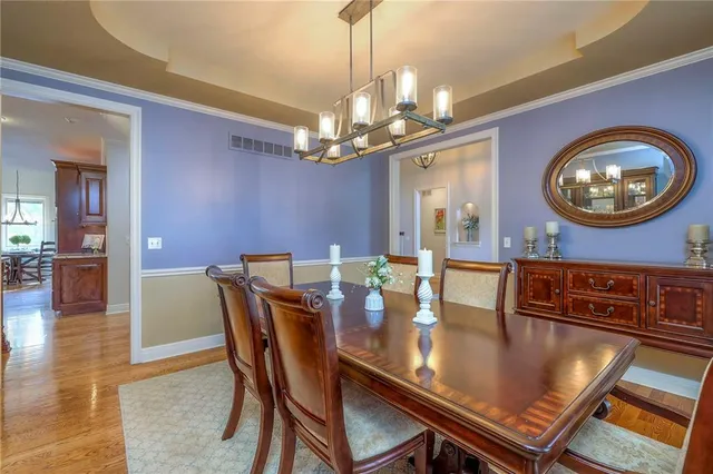 $1,025,000 | 9617 West 150th Street, Overland Park, KS 66221