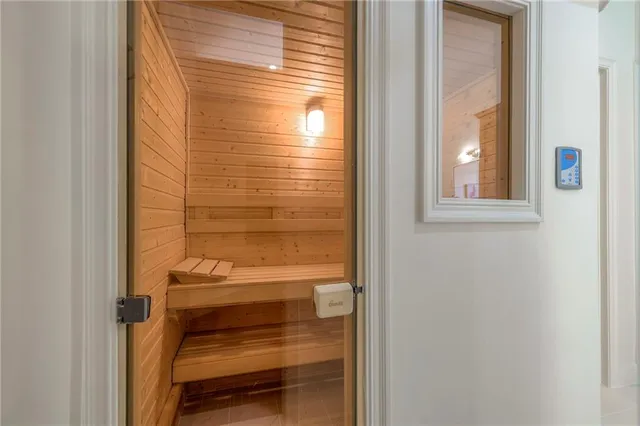 $1,025,000 | 9617 West 150th Street, Overland Park, KS 66221