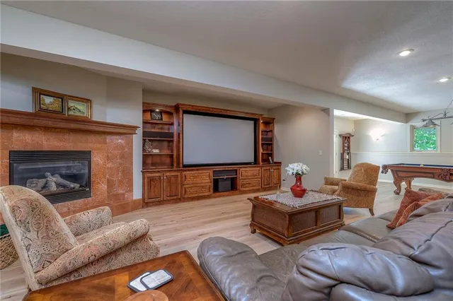 $1,025,000 | 9617 West 150th Street, Overland Park, KS 66221