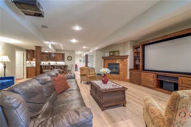 $1,025,000 | 9617 West 150th Street, Overland Park, KS 66221