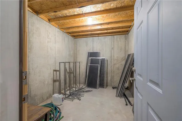 $1,025,000 | 9617 West 150th Street, Overland Park, KS 66221