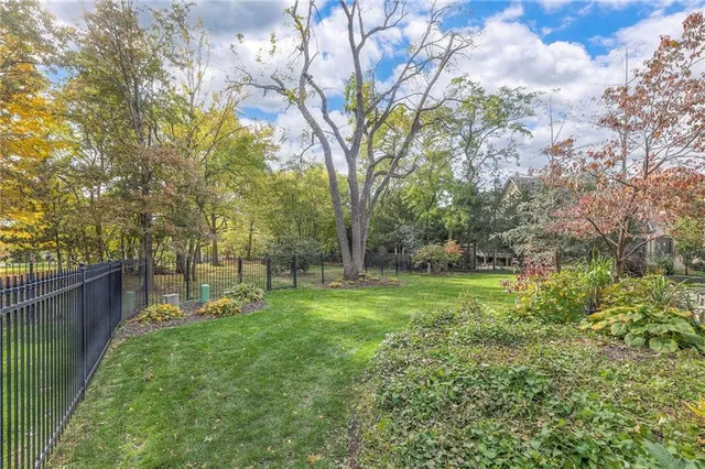 $1,025,000 | 9617 West 150th Street, Overland Park, KS 66221