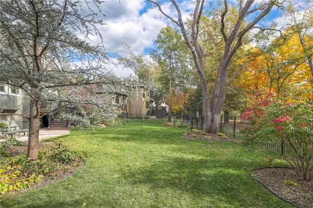 $1,025,000 | 9617 West 150th Street, Overland Park, KS 66221