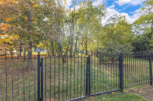 $1,025,000 | 9617 West 150th Street, Overland Park, KS 66221