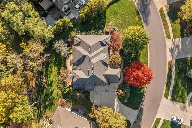 $1,025,000 | 9617 West 150th Street, Overland Park, KS 66221