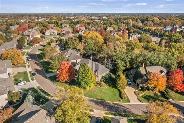 $1,025,000 | 9617 West 150th Street, Overland Park, KS 66221