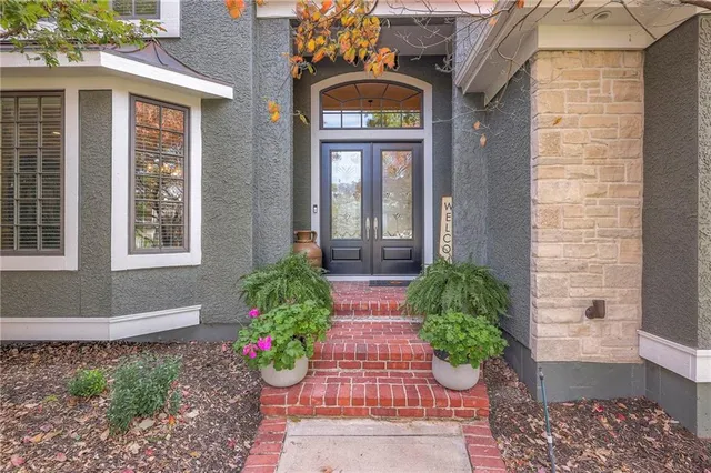 $1,025,000 | 9617 West 150th Street, Overland Park, KS 66221