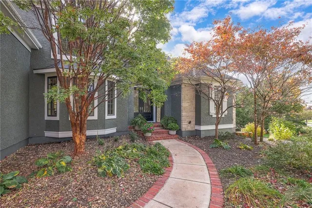$1,025,000 | 9617 West 150th Street, Overland Park, KS 66221