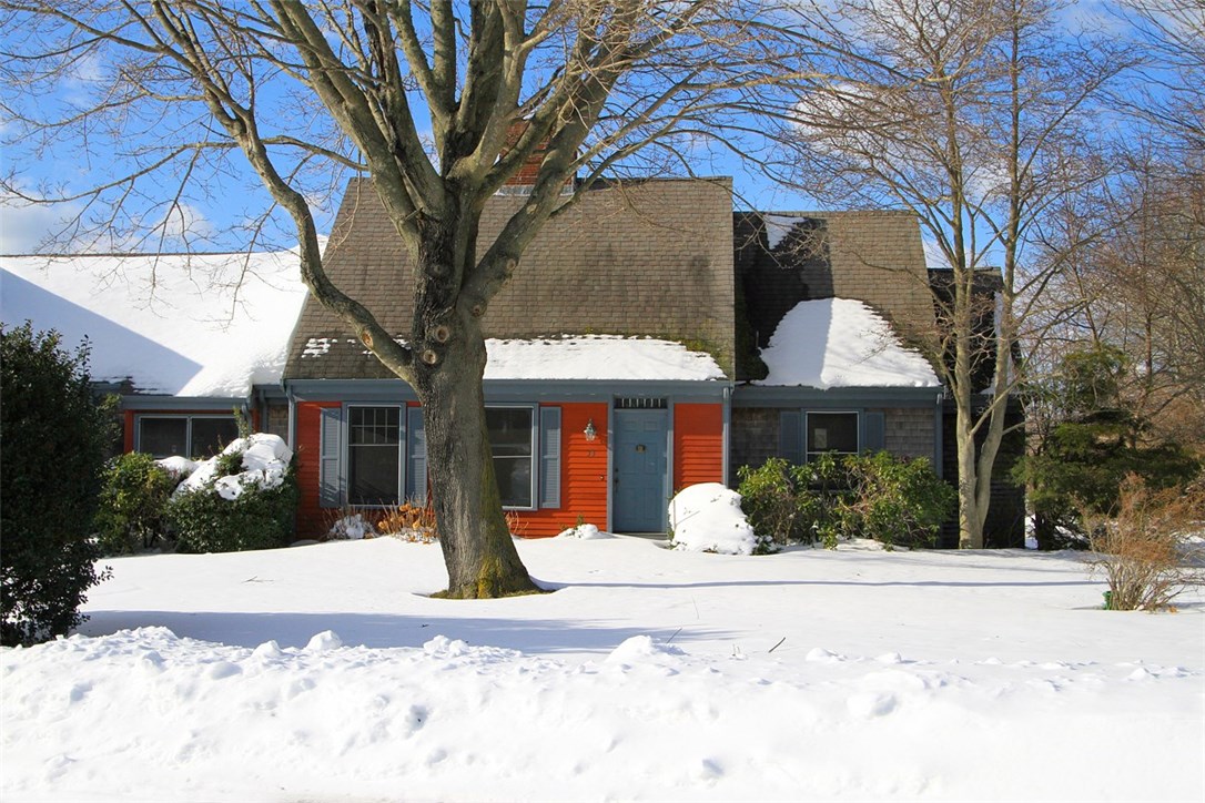 34 Sachem Road Tiverton, RI 02878 - Photo 3 of 12
