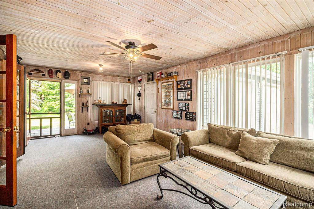 1781 South Bull Run Road Fowlerville, MI 48836 - Photo 18 of 39