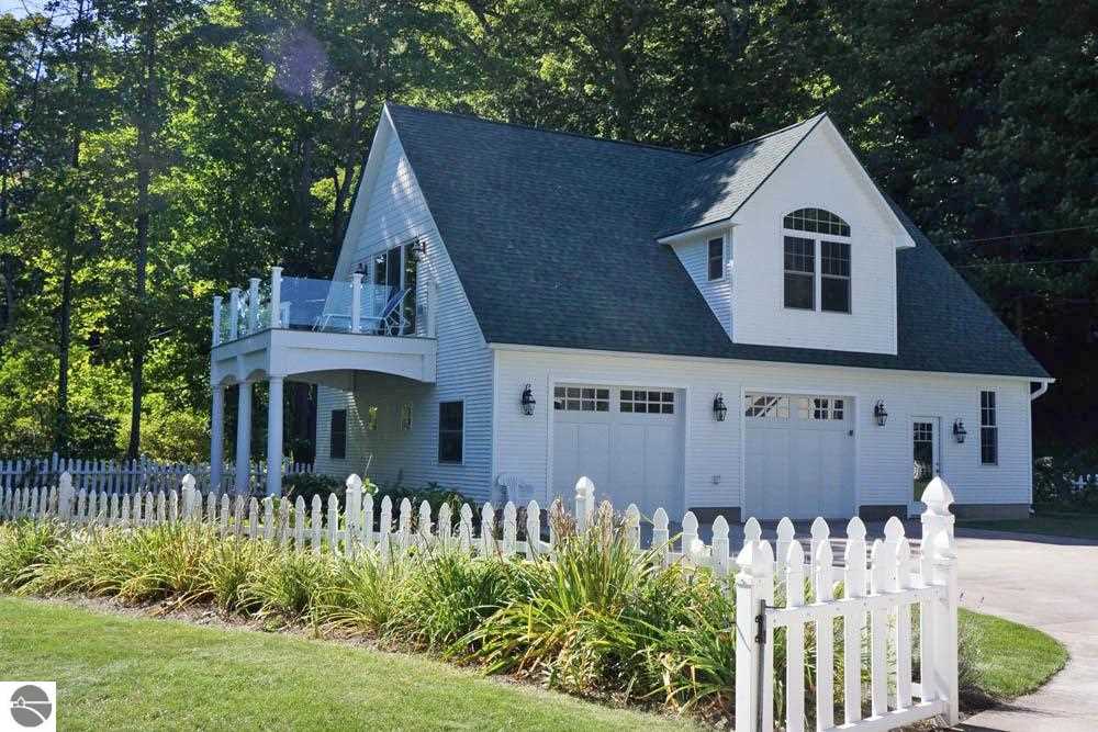11333 Bluff Road Traverse City, MI 49686 - Photo 32 of 52 1804011-31.JPG