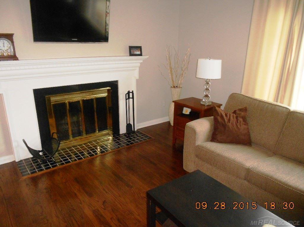 19987 Holiday Road Grosse Pointe Woods, MI 48236 - Photo 15 of 35