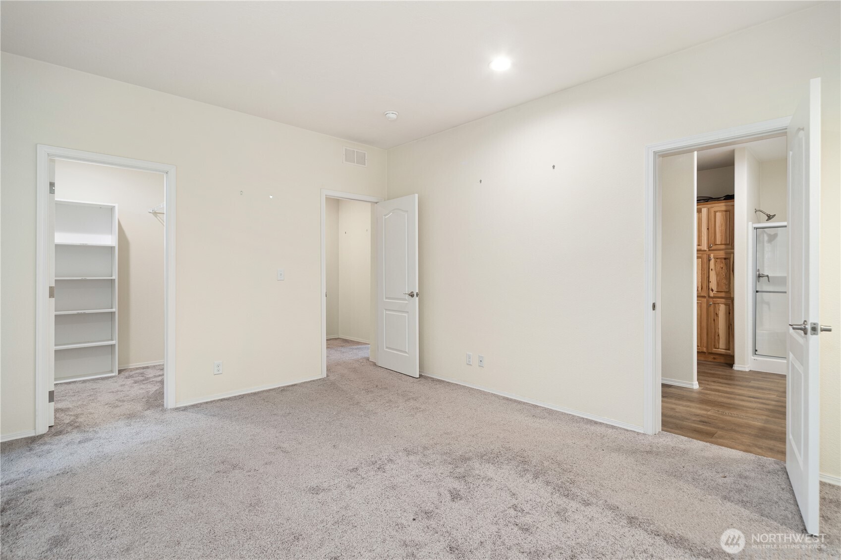 290 Werner Road Port Ludlow, WA 98365 - Photo 17 of 40 an empty room with closet and a bathroom