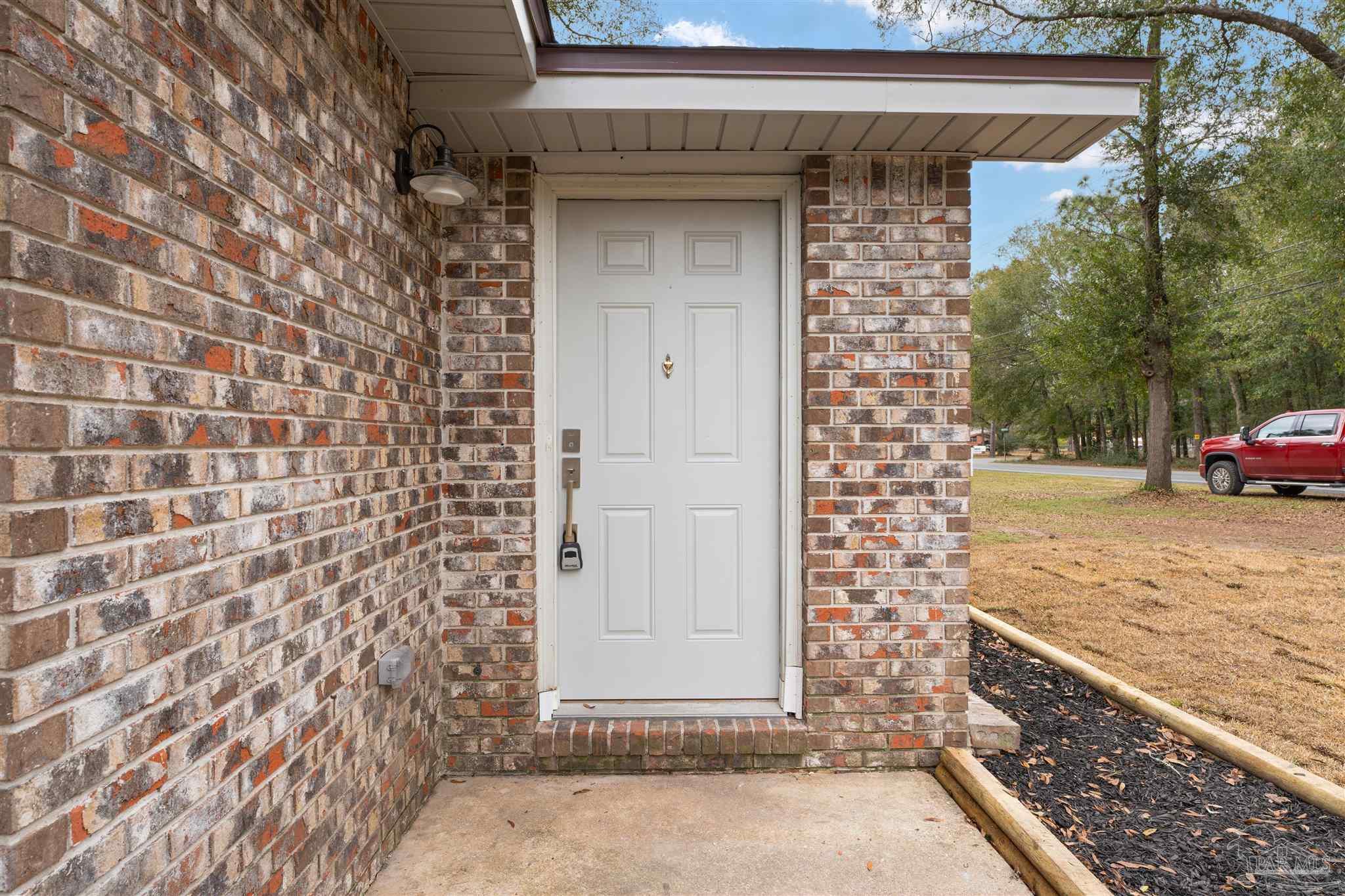 6045 Hamilton Bridge Road Milton, FL 32570 - Photo 4 of 28