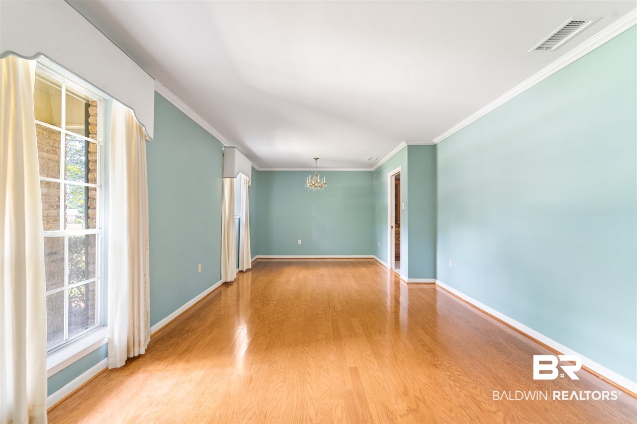 4251 Spring Valley Drive South Mobile, AL 36693 - Photo 3 of 17