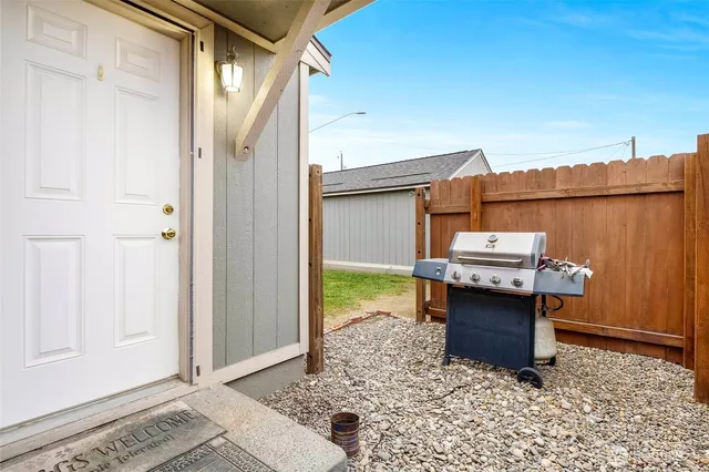 $220,000 | 1255 East Larch Street, Othello, WA 99344