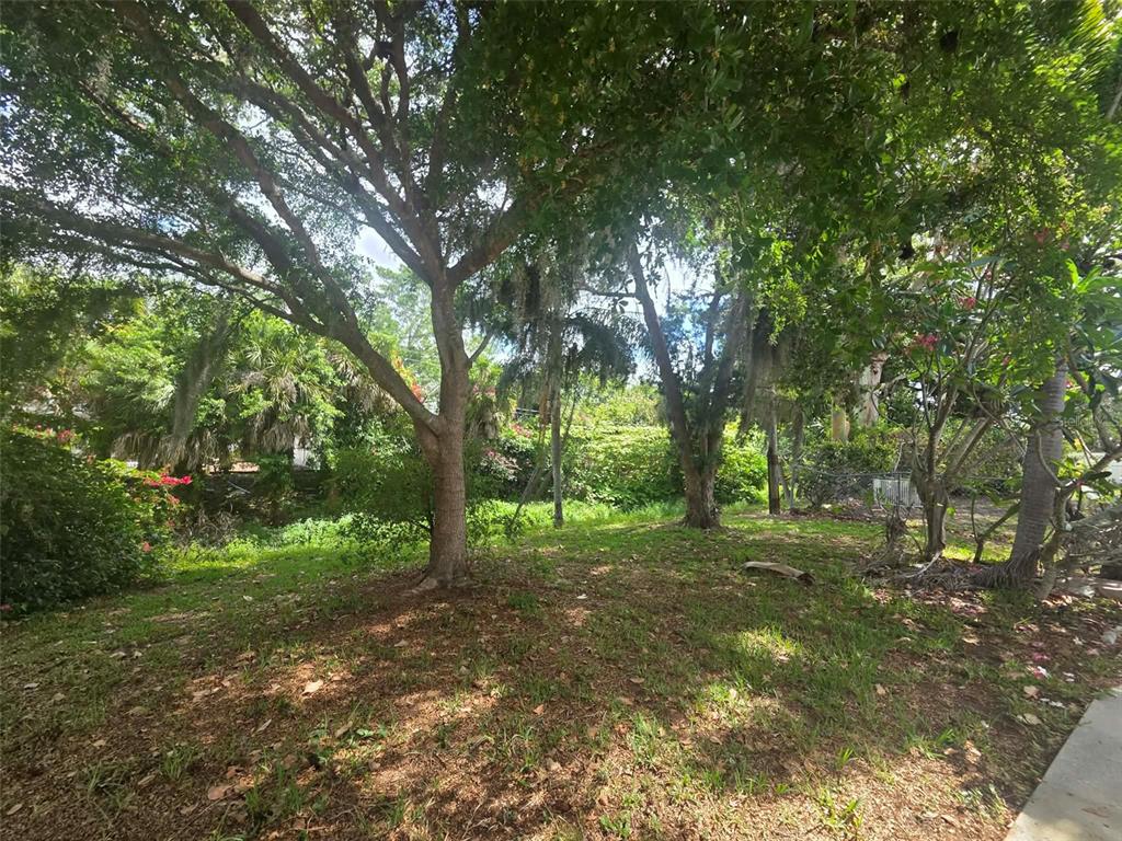 3101 Bispham Road Sarasota, FL 34231 - Photo 13 of 15