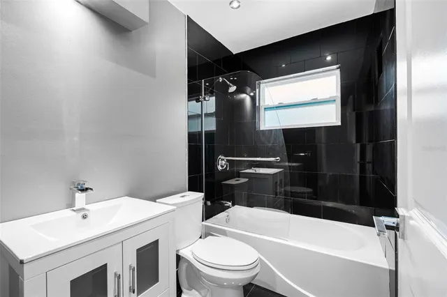 $4,500 | 439 Capri Way Northeast, St. Petersburg, FL 33704