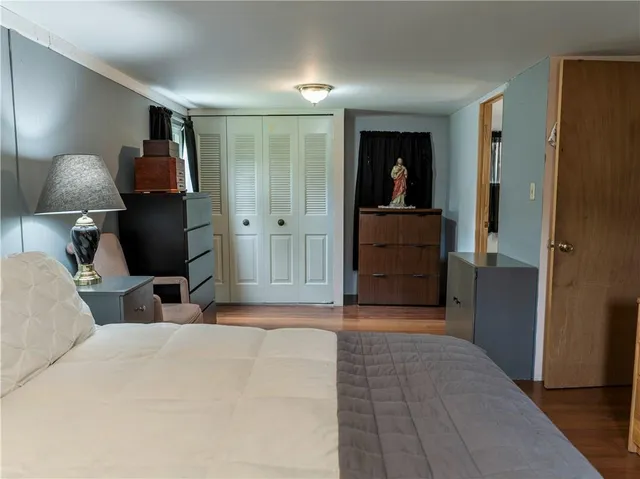 a view of a bedroom with a wardrobe space