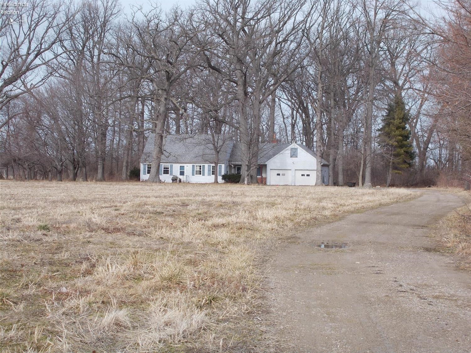 1483 East Lockwood Road Port Clinton, OH 43452 - Photo 2 of 9 Gallery Image 2