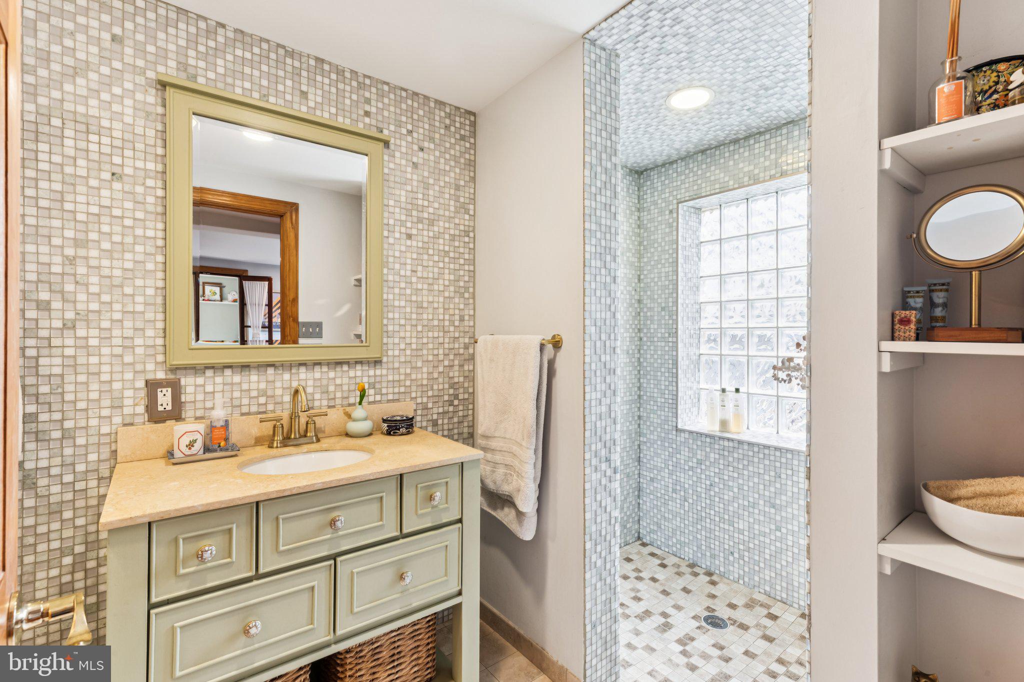 2210 R Naudain Street Philadelphia, PA 19146 - Photo 15 of 26 Gallery Image 15
