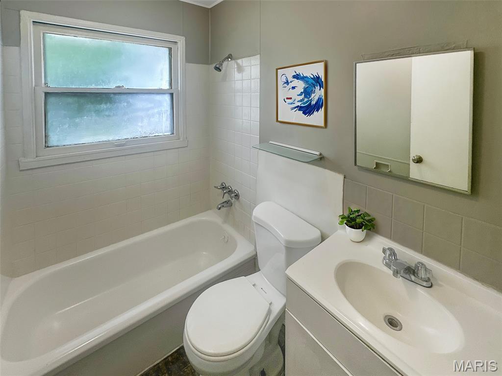 446 Cameron Road St. Louis, MO 63137 - Photo 8 of 10