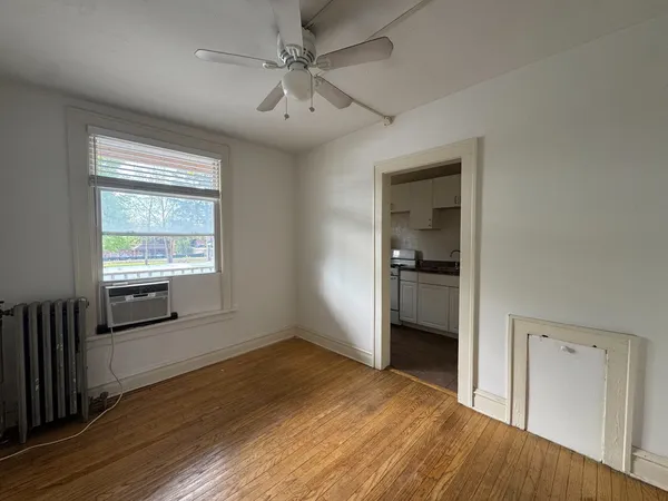 $1,495 | 28-w579 Stafford Place, Unit 1, Warrenville, IL 60555