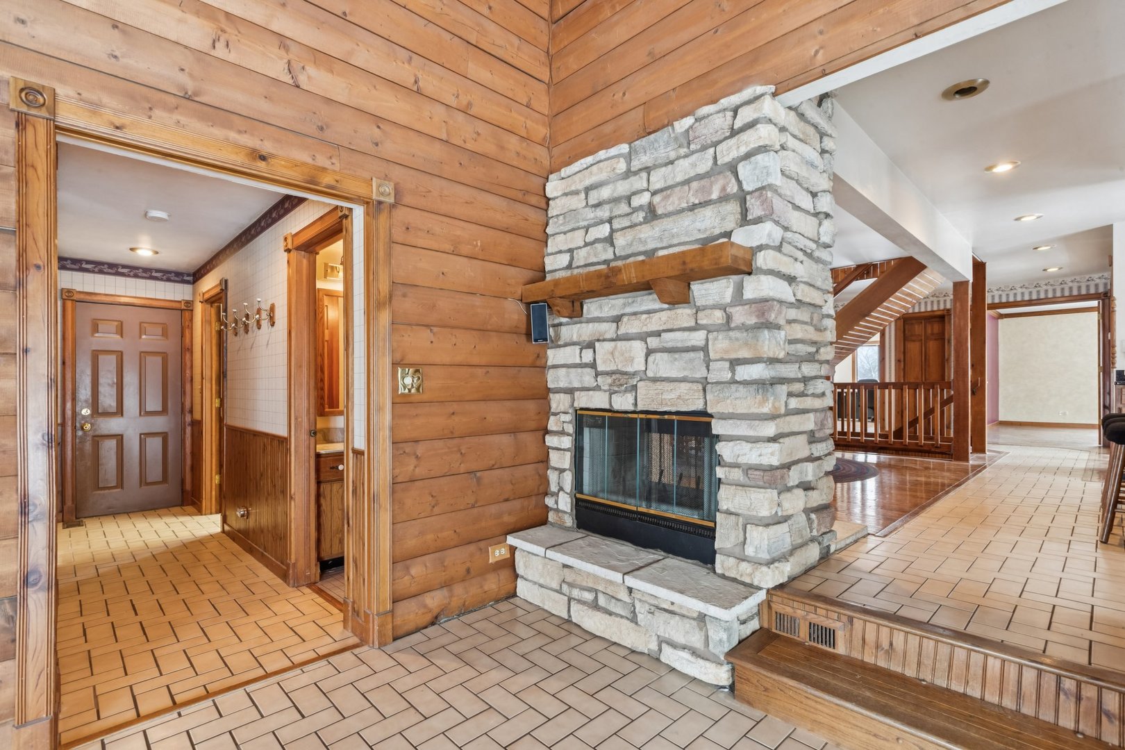 10N800 Muirhead Road Elgin, IL 60124 - Photo 8 of 66