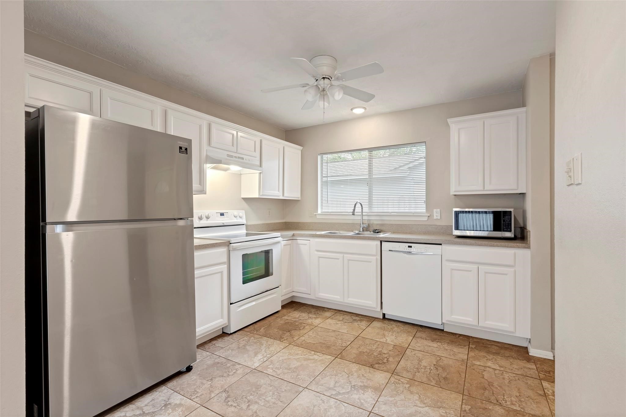 81 Blue Fox Road Spring, TX 77380 - Photo 6 of 16