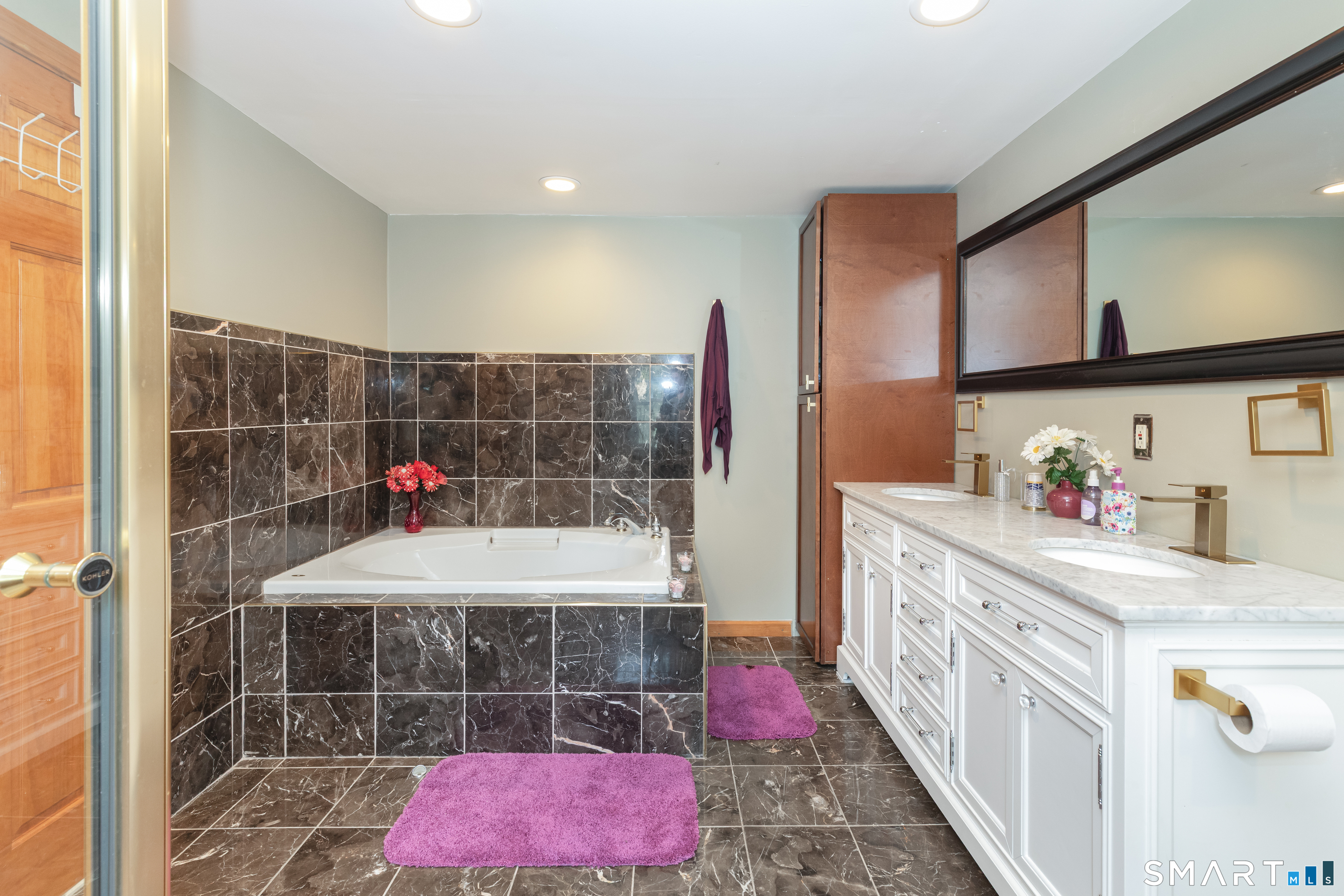 816 Woodruff Road Orange, CT 06477 - Photo 26 of 40