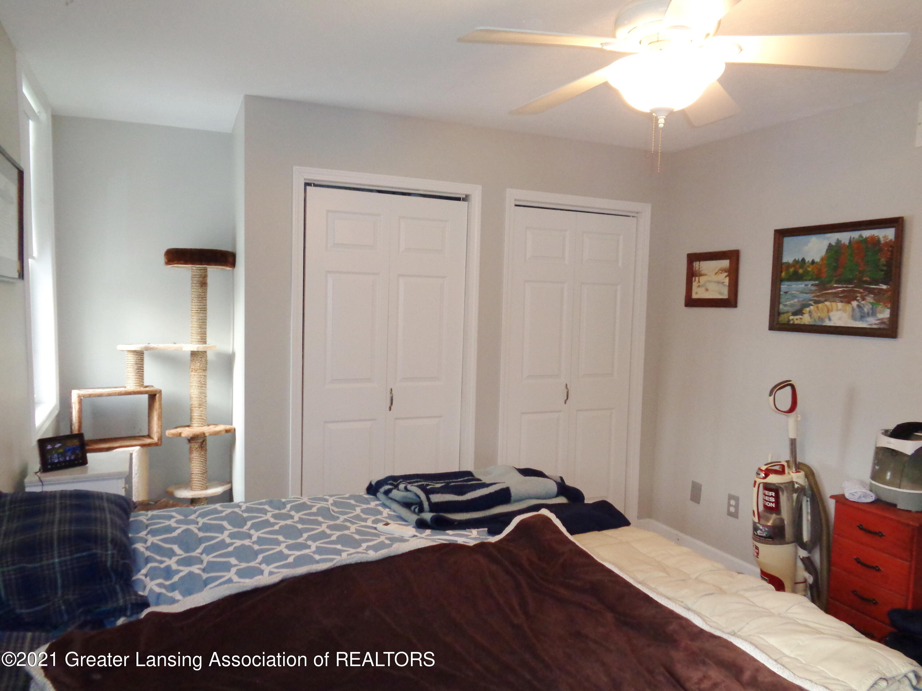 10504 Bond Road Dewitt, MI 48820 - Photo 11 of 28 10504 Bond master bedroom 2