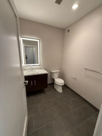 $2,800 | 480 North Main Street, Unit 711, Royal Oak, MI 48067