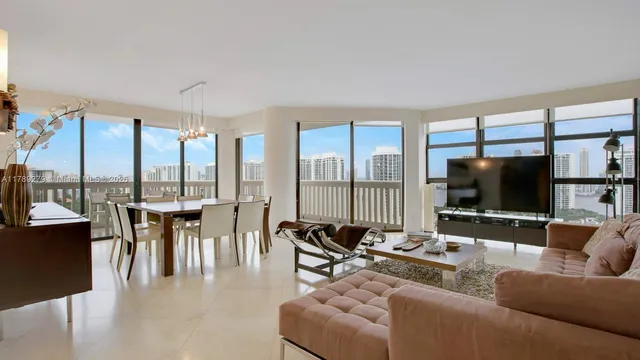 $6,750 | 1000 West Island Boulevard, Unit 2409, Aventura, FL 33160