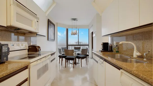 $6,750 | 1000 West Island Boulevard, Unit 2409, Aventura, FL 33160