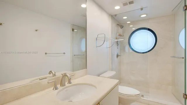 $6,750 | 1000 West Island Boulevard, Unit 2409, Aventura, FL 33160